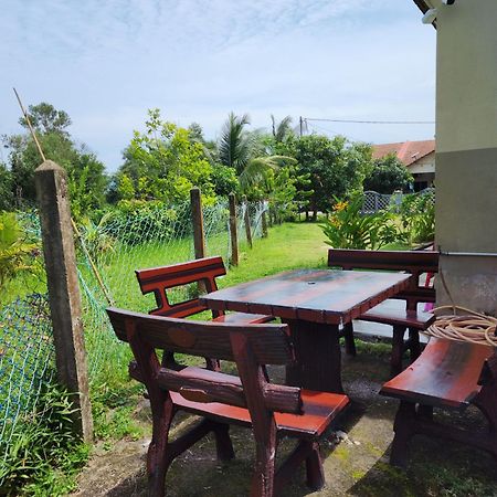 Mumnkidzzz Homestay At Kerteh Kampong Pengkalan Pangan Exterior photo